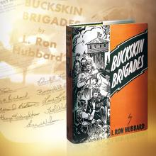 Primera edición de la novela de L. Ronald Hubbard,  Buckskin Brigades, publicada en julio de 1937.